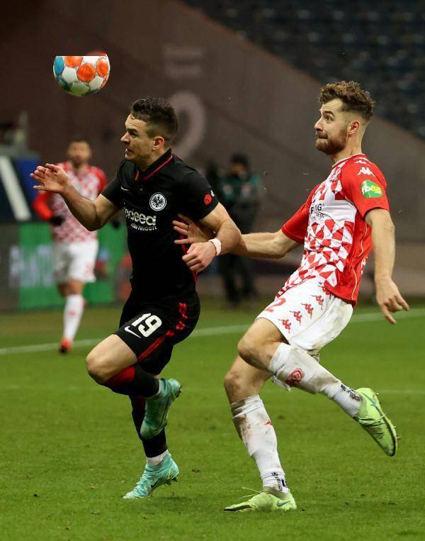 尼亞卡特|德甲：法蘭克福勝美因茨