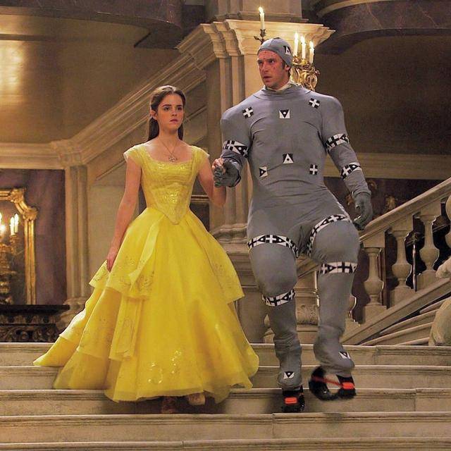 真人版美女与野兽贝儿舞会裙为何不如灰姑娘的美缺了这5点