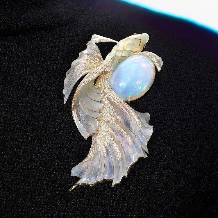 鉴赏boucheron高级珠宝欣赏opalescence白欧泊项链