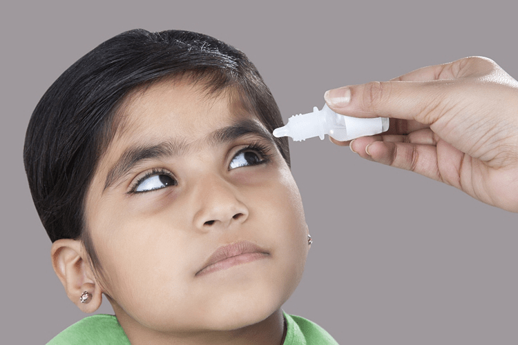 10个孩子5个近视,生活里哪些行为最伤眼_眼睛_青少年_儿童