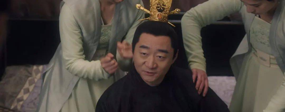 元诩剧中一开始便是惊险万分的皇帝之争,戚太后携幼子刘徽登上帝位
