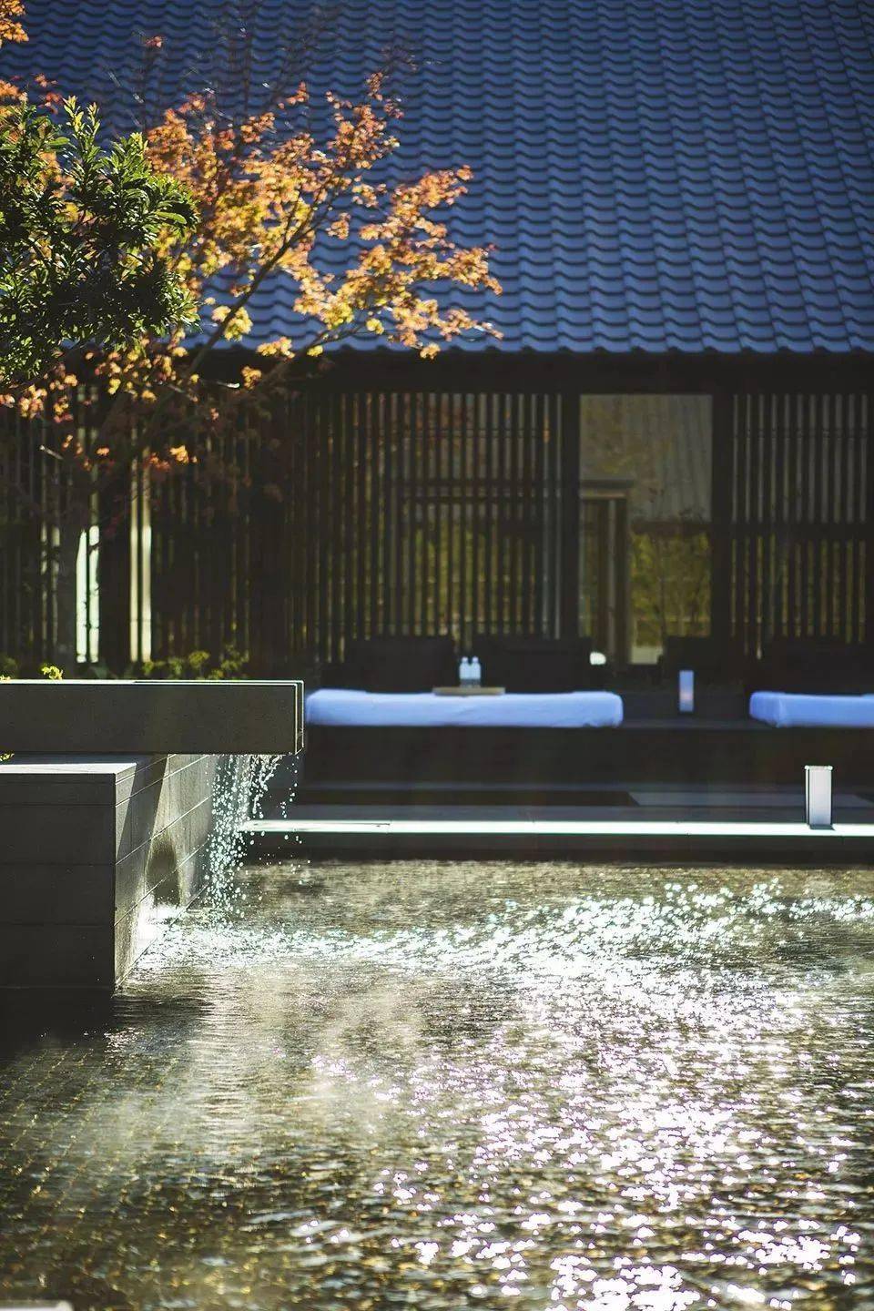 唯美的自然景观让酒店更空灵,触动人心的四季风光就在窗外.