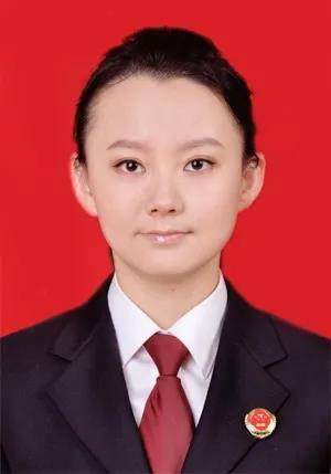 她曾参与办理袁仁国受贿案,张仕福受贿案等一批重大职务犯罪案件,其中