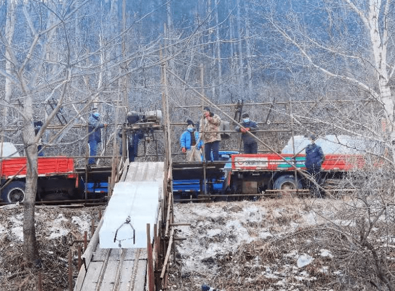 冰灯|龙庆峡取冰喽！冰灯冰雪季明年1月中旬开幕