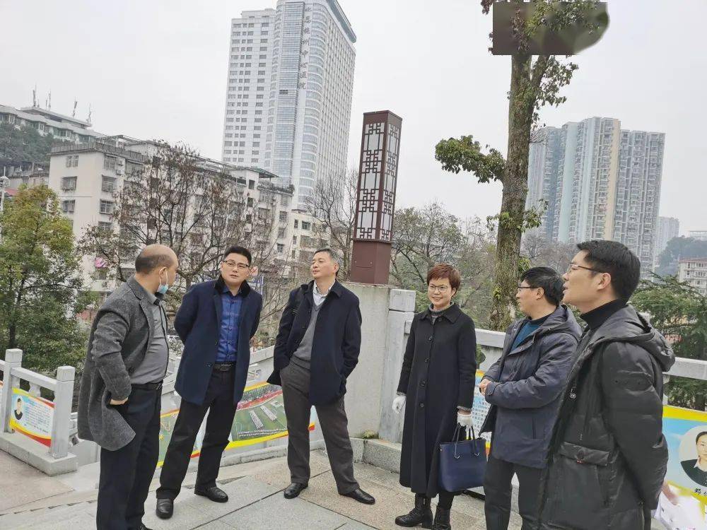 武大挂职恩施市副市长吴德敏一行赴恩施市第一中学对接对口帮扶工作