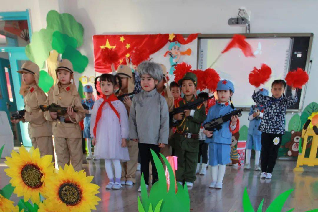 856幼儿园开展红心向党致敬英雄庆祝建党100周年儿童剧展演活动