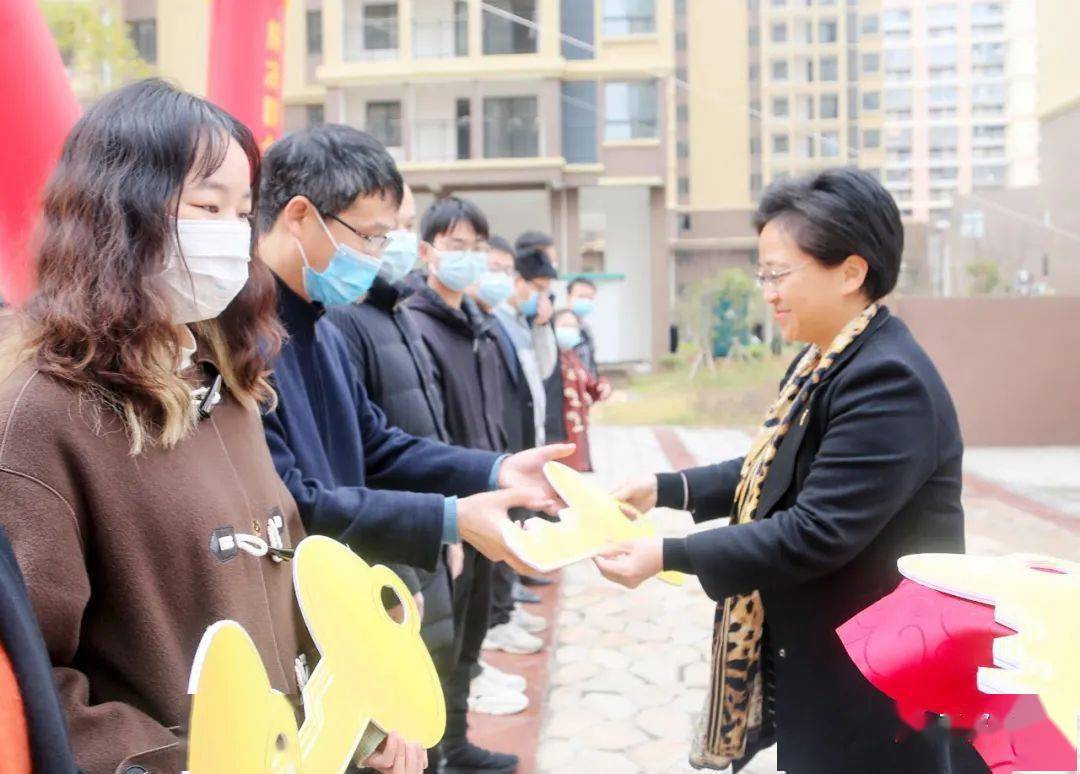 于都县举行人才住房分配交钥匙仪式
