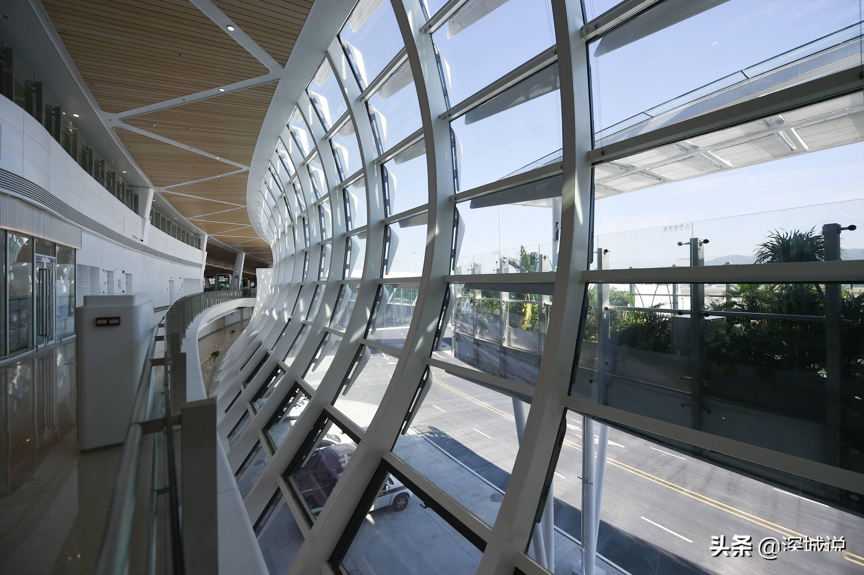 深圳机场卫星厅惊艳亮相不一样的科技感风格处处是风景