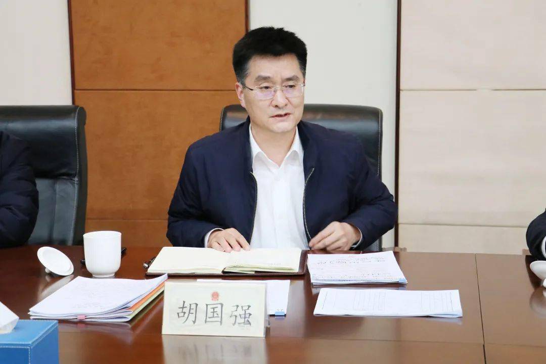 区七届人大一次会议朱泾代表团组团会议举行_胡国强_夏红梅_镇党委