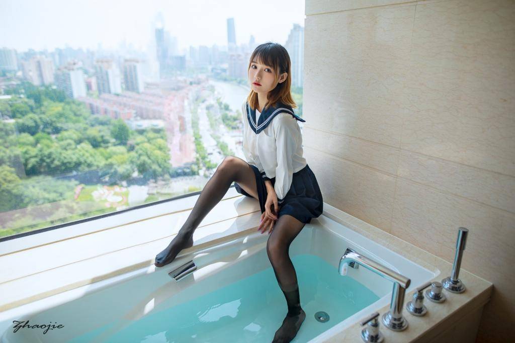 兔子jk湿身不诱惑