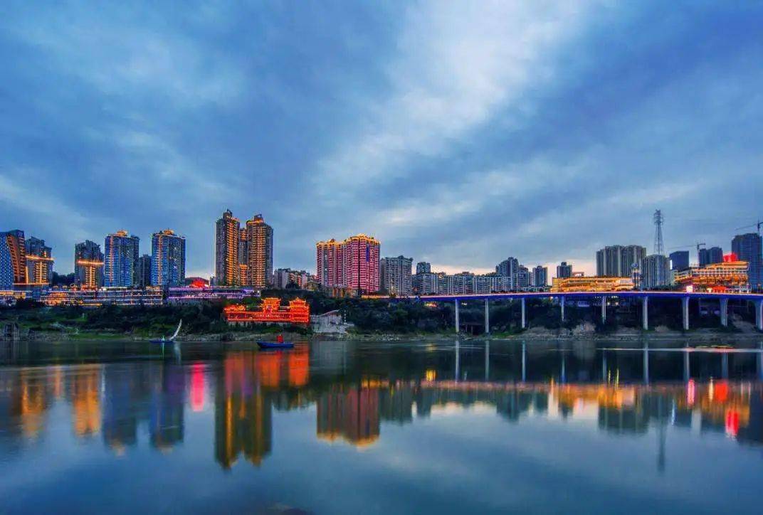 九龙坡夜景高清大片流出,哪张才是你心中的"夜景之王"?