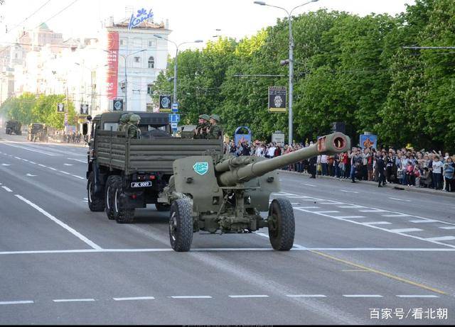 俄罗斯152牵引榴弹炮图片