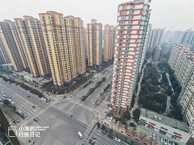 12月23日西安封城第一天大街空空荡荡那些奉献的身影