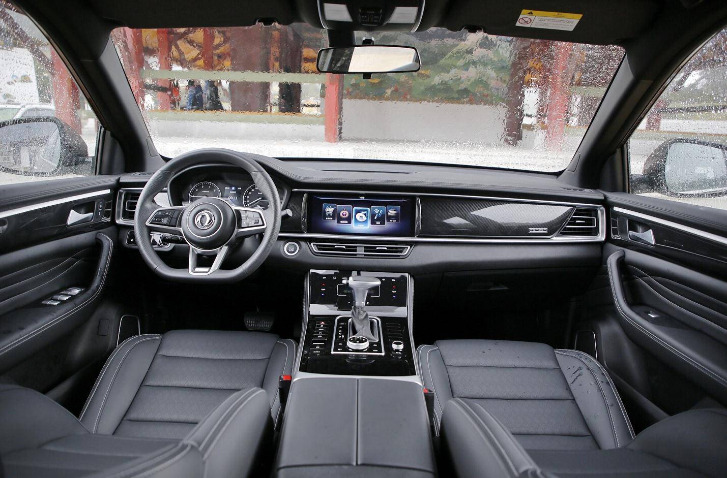 风光ix7的内饰看上去非常规整,中控台采用了t字型设计,将各功能区划分