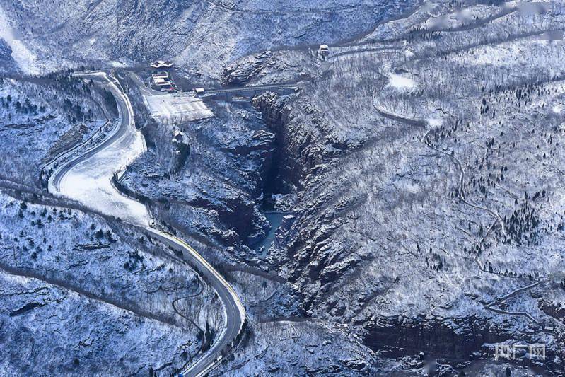 游客|河南云台山雪景冰瀑“同框” 上线冬季限定美景