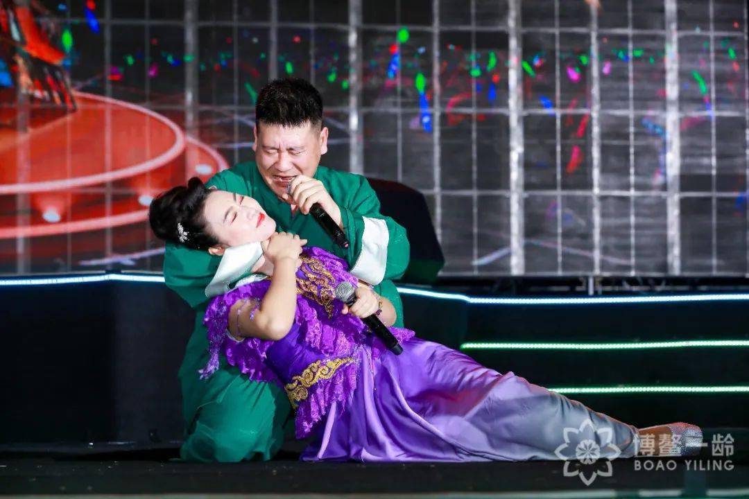 宋冠澎,王金凤演绎二人转欢迎之夜重头好戏登台,本山传媒全明星喜剧