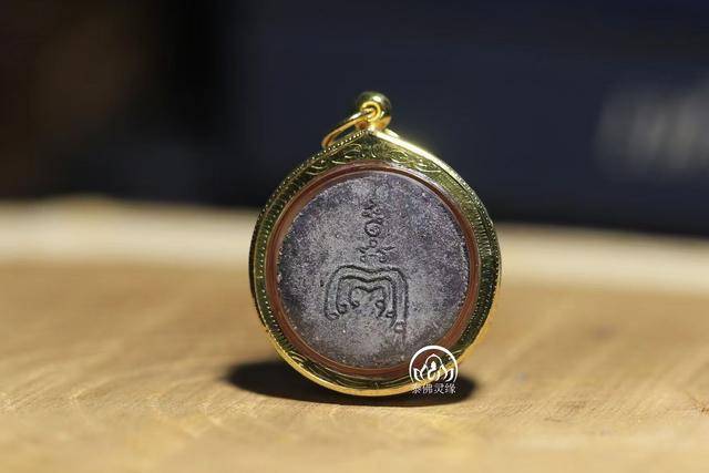 龙婆培2512纽扣崇迪,纽扣崇迪佛牌,龙婆培纽扣崇迪_审美_饰品_才能