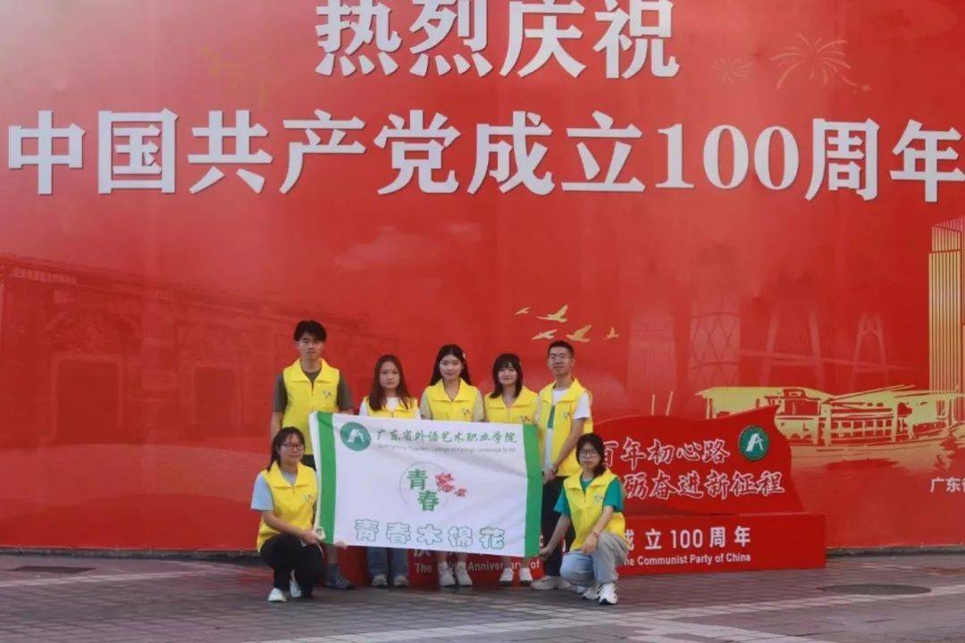 曾俊健同学在学习上刻苦认真,一丝不苟,学习成绩排名前列,综合测评均