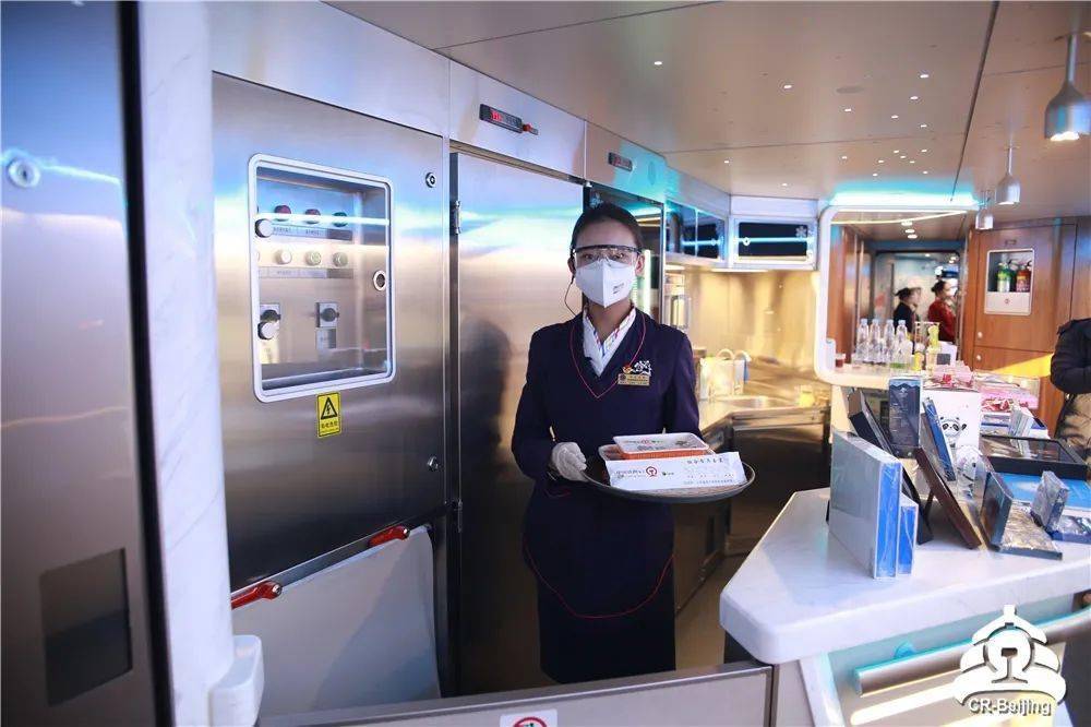 高铁上扫码不仅可以点餐,还可以……