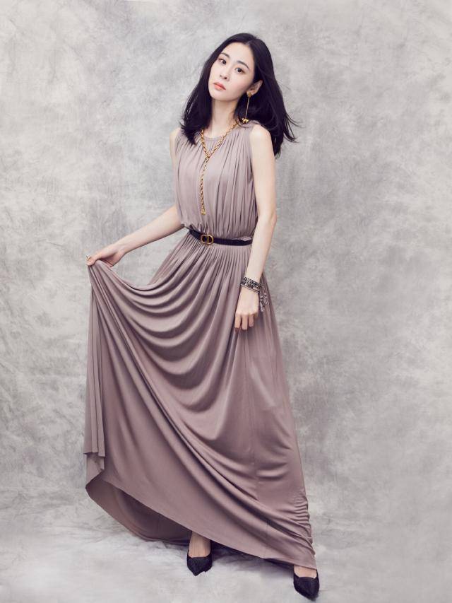 张碧晨裙装裤装都好看!