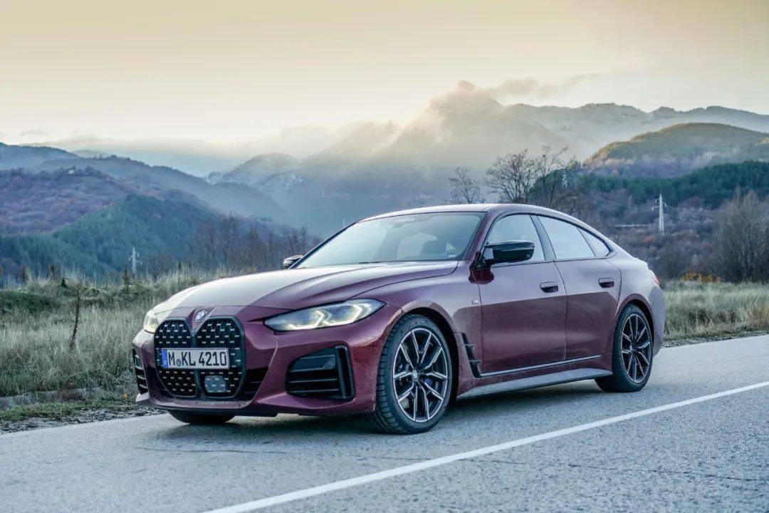 宝马4系gc冬日美图四门版也可以很动感