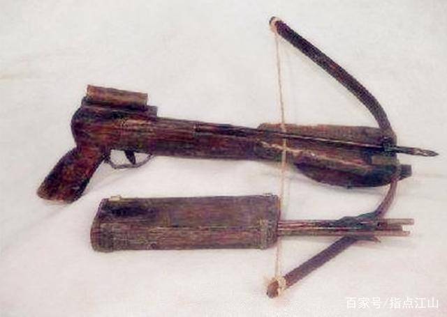这里,让我们先来看一组数据:弩的射程非常远,一般可达六百米,而床弩的