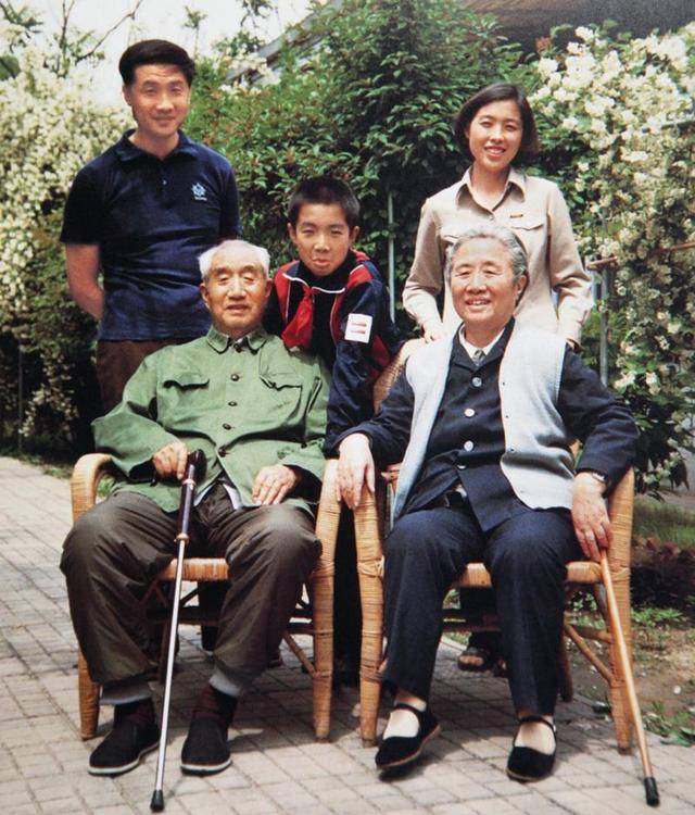 他是徐向前的小儿子,毕业于清华,48岁成为少将,如今