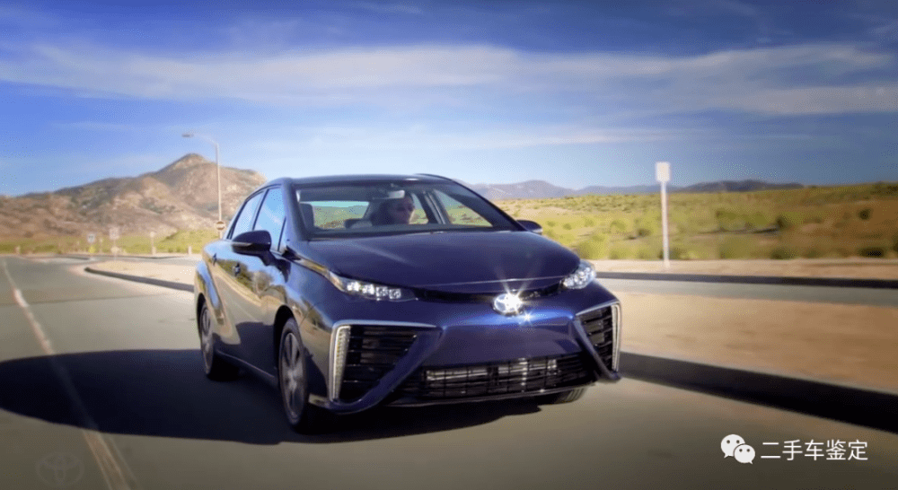 解析两代丰田氢燃料电池车mirai的动力系统结构未来不再遥远