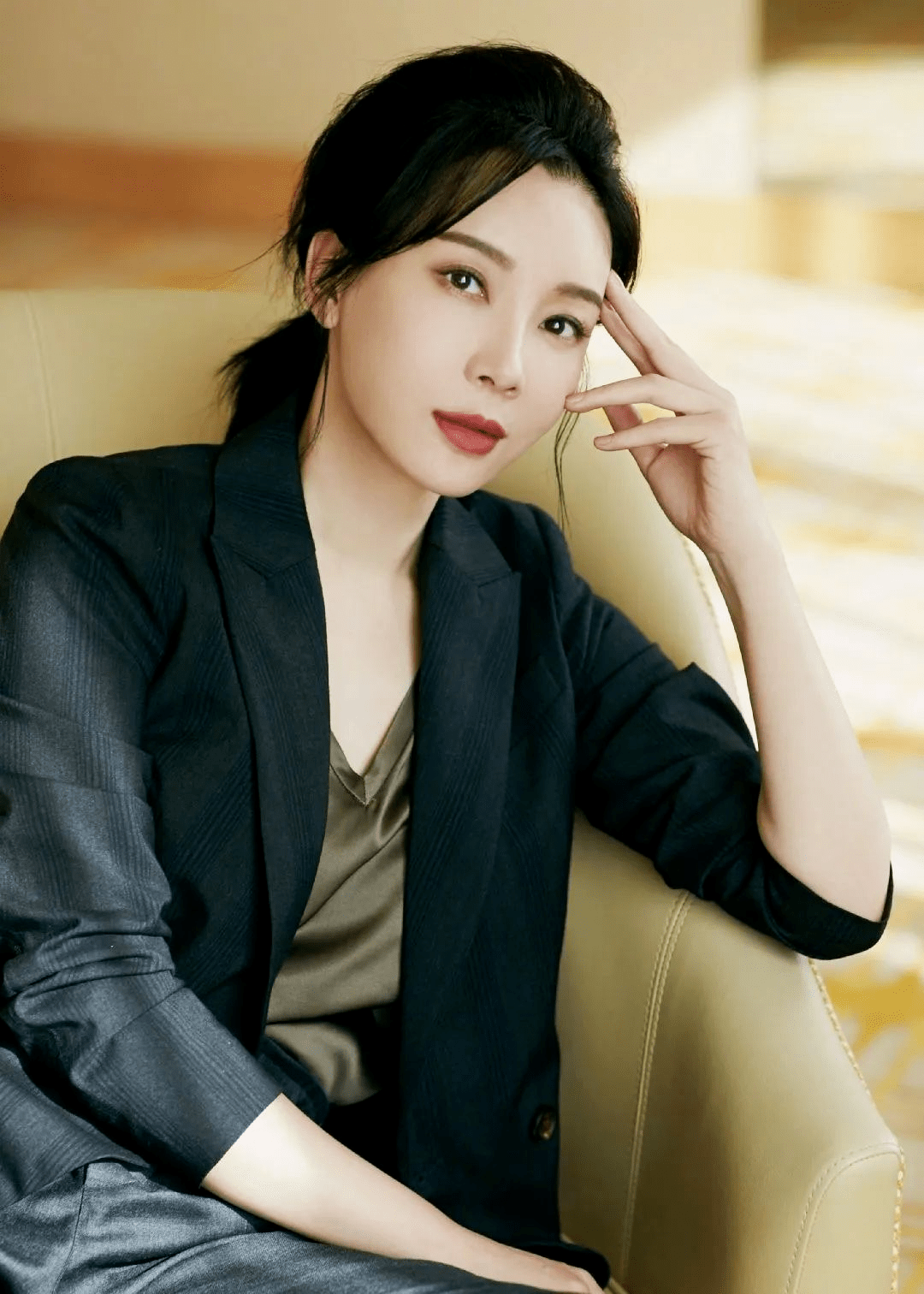 成熟女人最值得拥有的10件单品