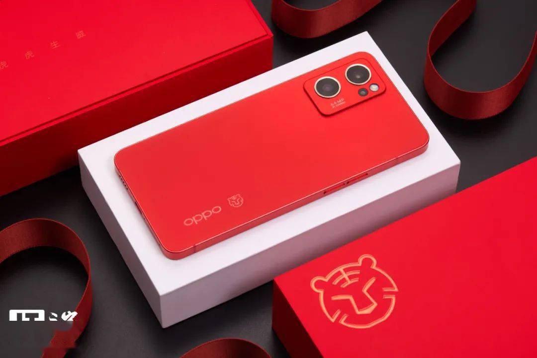 今年最后一款红色手机，过分美丽