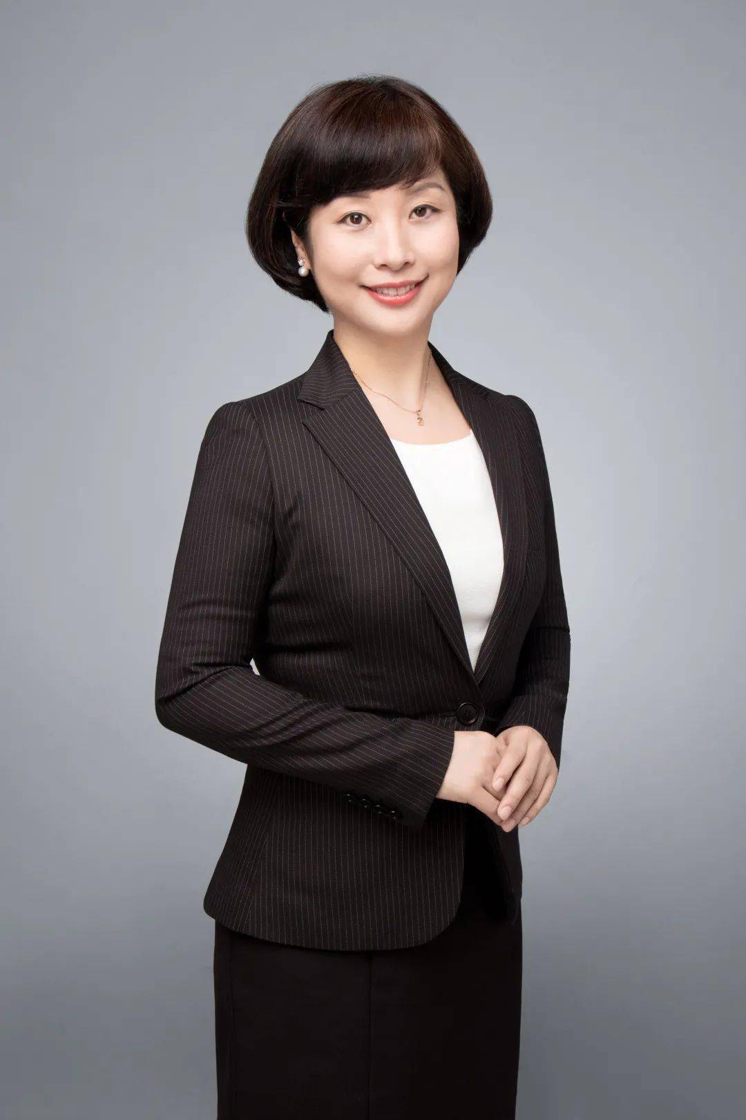 徐畅饰 赵守贞徐畅,国家京剧院党委委员,三团支部书记,副团长;国家一