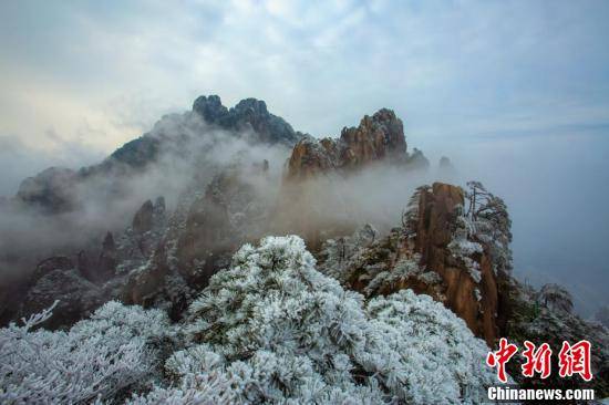 栈道|航拍江西三清山雪景：银装素裹宛如童话世界