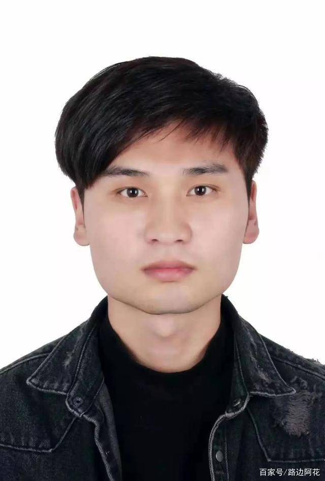 这个还是去拍大头贴,人家帮我美颜了的效果,我很伤心,我总觉得我为我