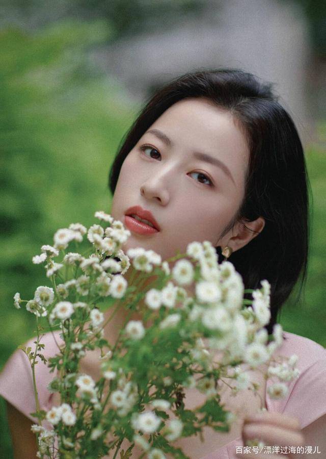 皙活:周雨彤获得华鼎奖最佳女演员奖项!她的日常护肤心得分享!_肌肤_