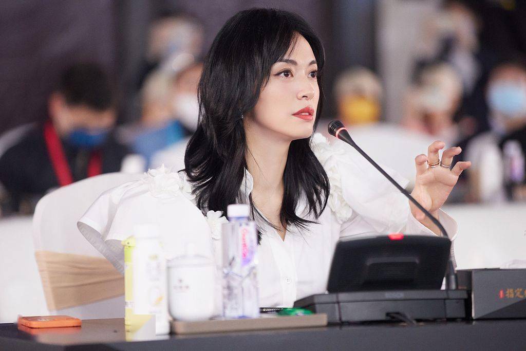 创投|姚晨任金鸡电影创投大会主评审 亮相路演活动并发言