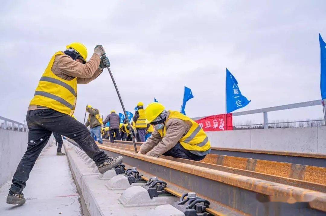 临港疏港铁路将进入无缝线路运营阶段