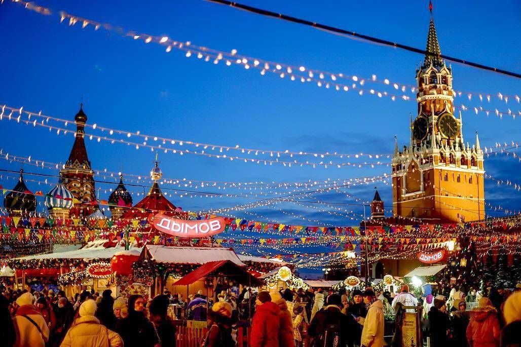 俄罗斯莫斯科迎接新年街头彩灯美轮美奂