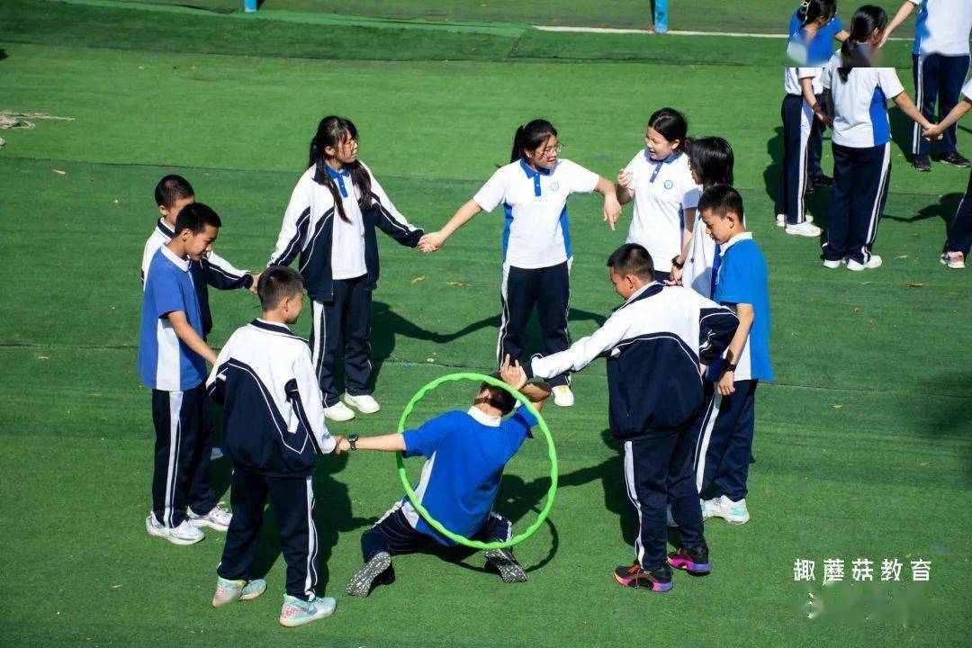 活动回顾2021年12月11日宝中外班级团建活动击鼓颠球一圈到底指压板