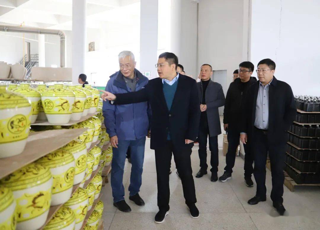 倪卫春先后来到景德镇盛世泥火文化传承股份有限公司,景德镇巴宝利