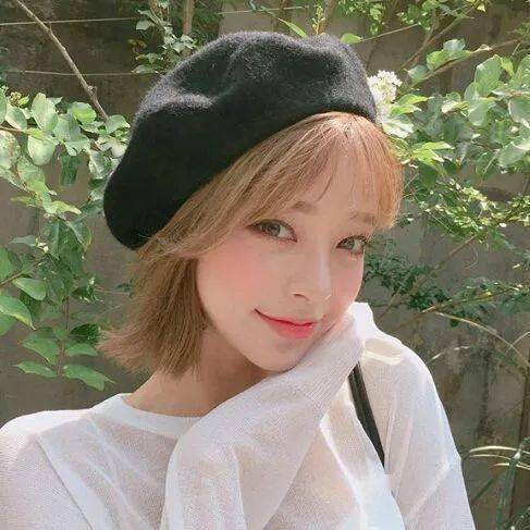 姐妹讲真!冬天有了贝雷帽,穿衣就是好看!!