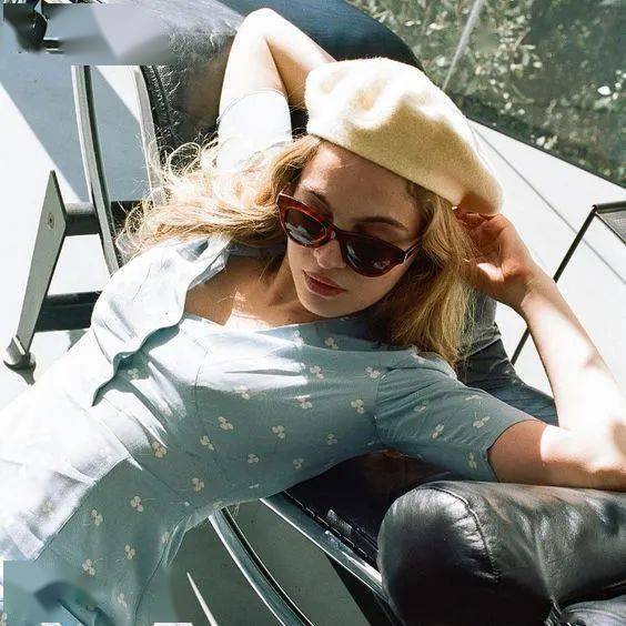 姐妹讲真!冬天有了贝雷帽,穿衣就是好看!!