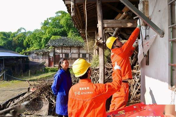 “万家灯火”是他们跨越新年的守护