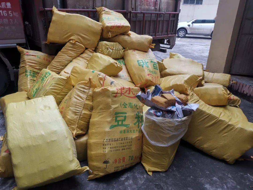 景谷公安局威远派出所查获非法运输烟丝227吨