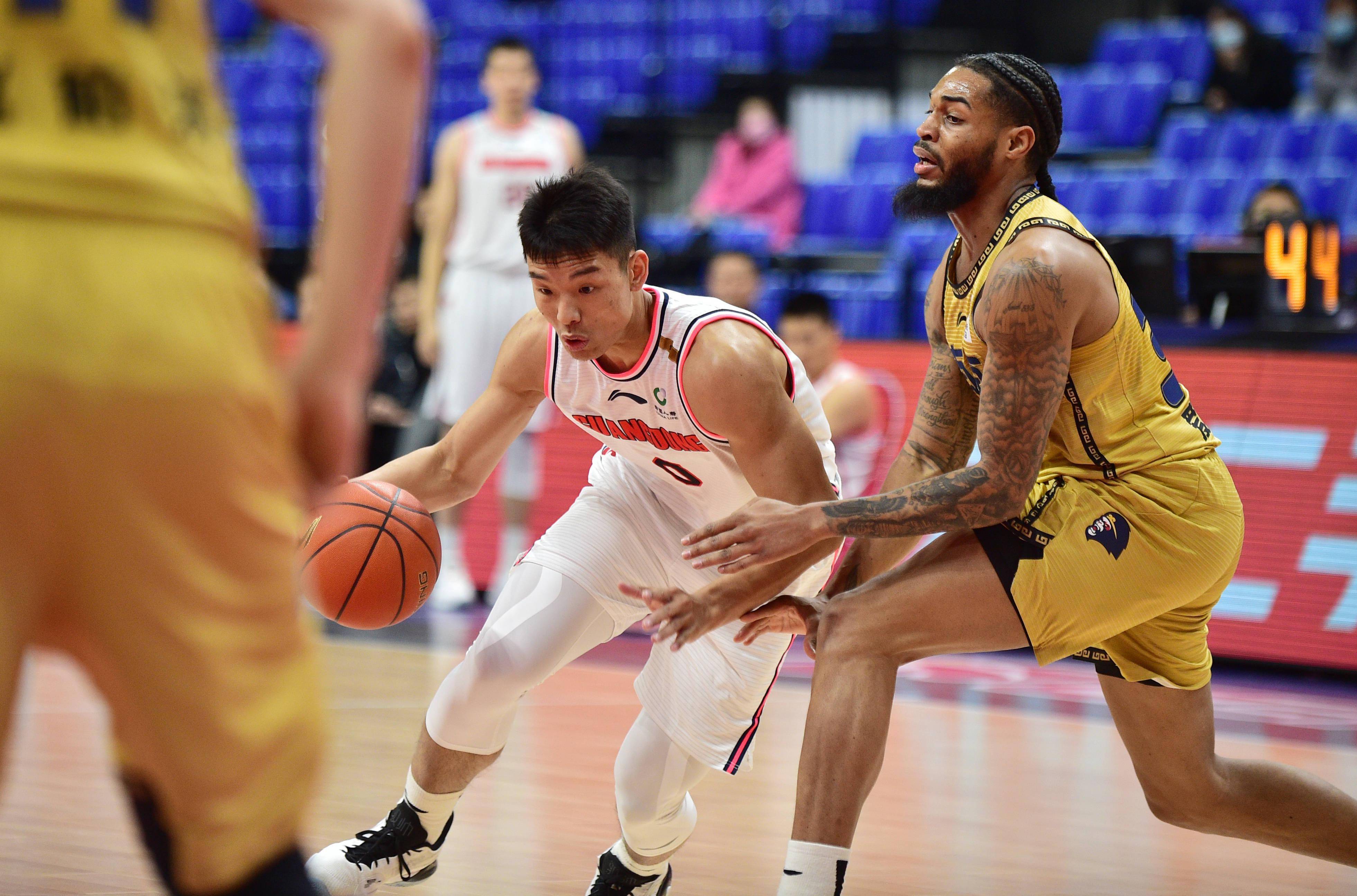 2021-2022赛季中国男子篮球职业联赛(cba)第二阶段第18轮比赛中,广东