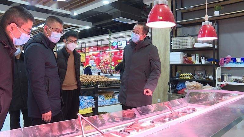 王崇虎慰问疫情防控一线站点人员调研指导疫情防控节日