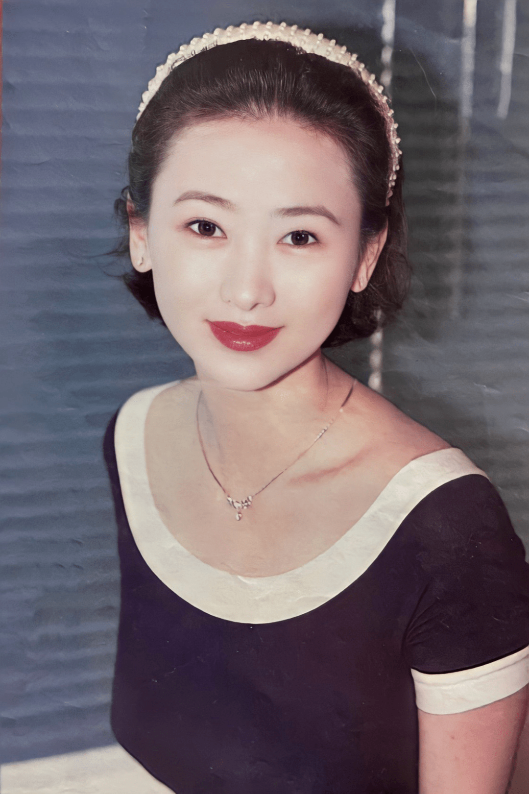 黑发一出道就“碰瓷”张柏芝的95年小花，凭什么成为新一代内娱颜霸？！