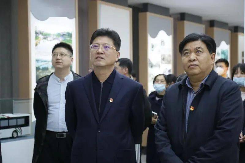 3月30日,菏泽市委组织部常务副部长王有杰一行到菏泽公交集团调研.