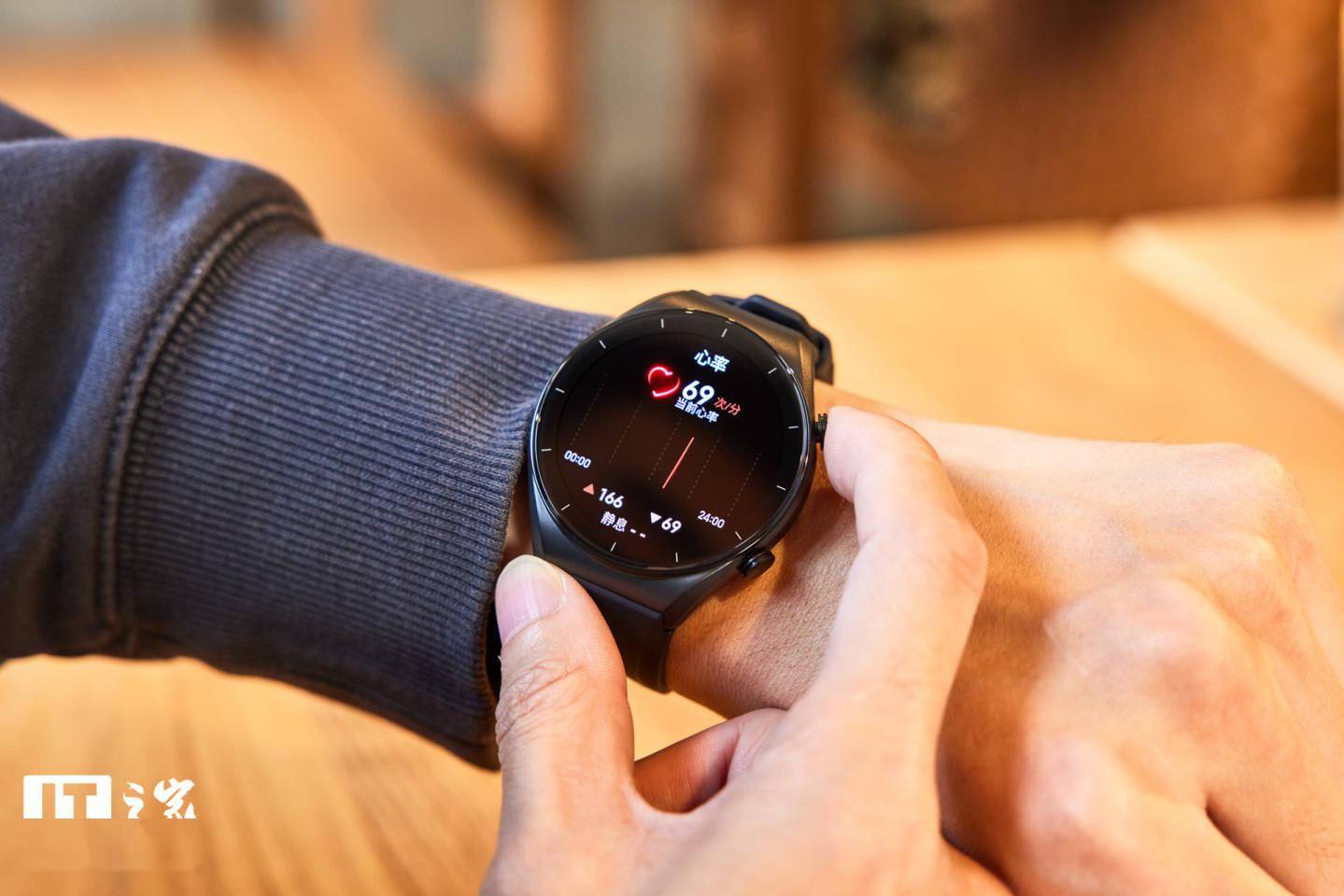 圆形|【IT之家开箱】小米Watch S1智能手表图赏：圆形表盘 + 12天续航
