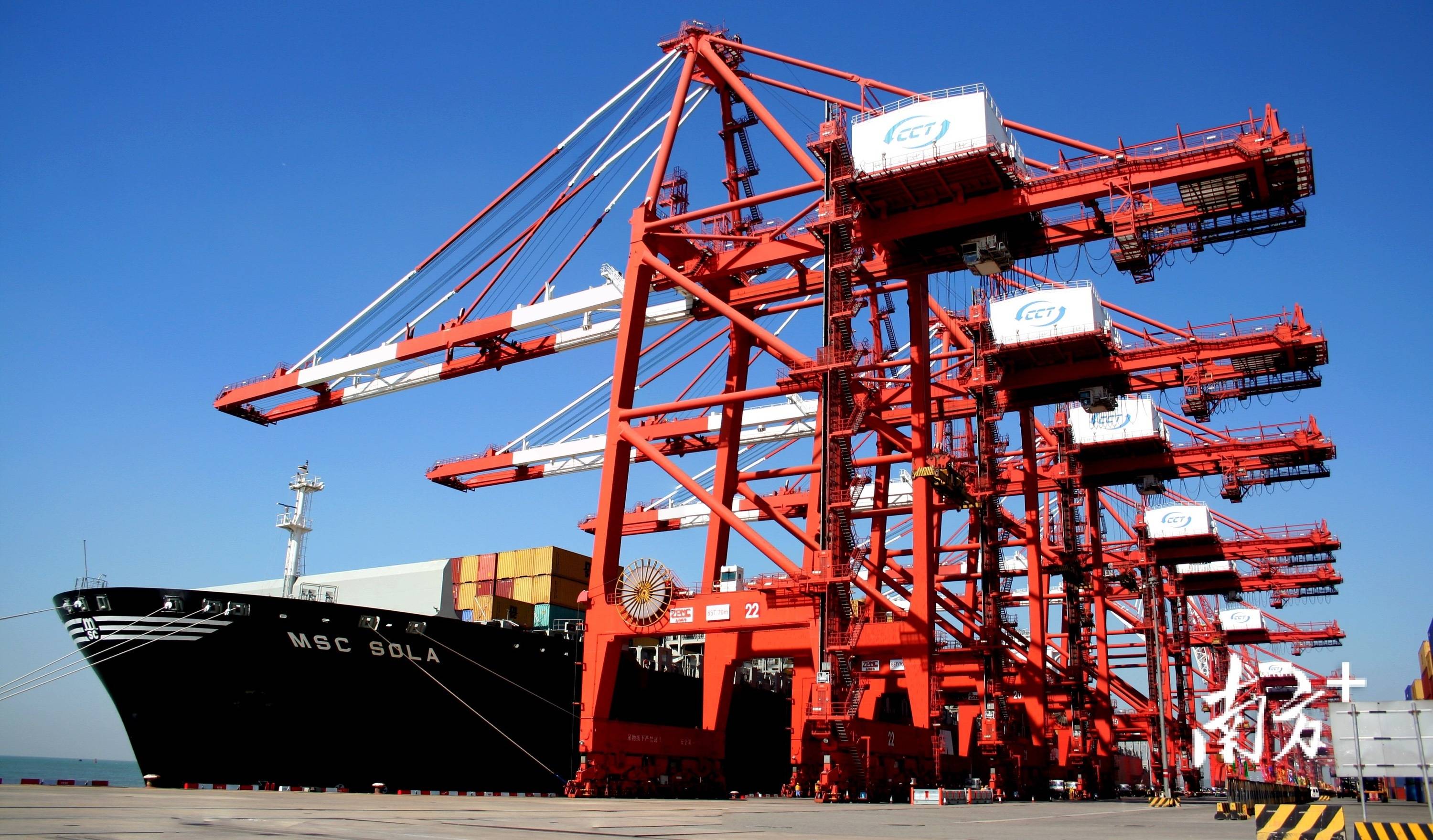 深圳港国际班轮航线达到302条港口货运是深圳的支柱产业之一,是深圳