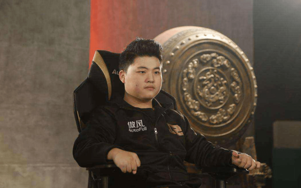 uzi成就了太多人德云色回怼孤泳者弹幕西卡的点评很硬气